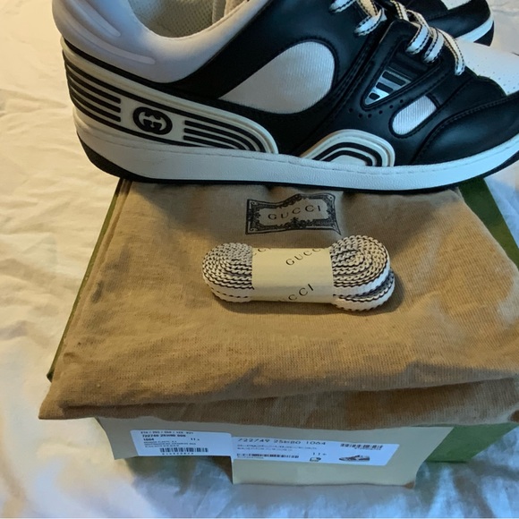 Gucci sneakers in great condition size 12 US w/box & dust bags - Picture 3 of 7